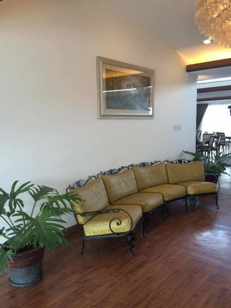 Vista Real Hotel Tagaytay City Exterior photo